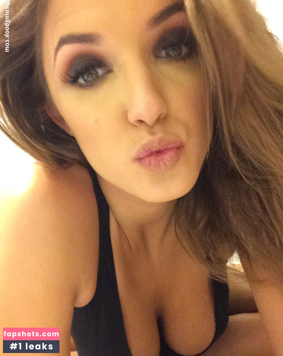 Alyssa Arce gallery photo #1002