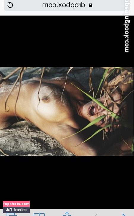 Alyssa Arce gallery photo #1021