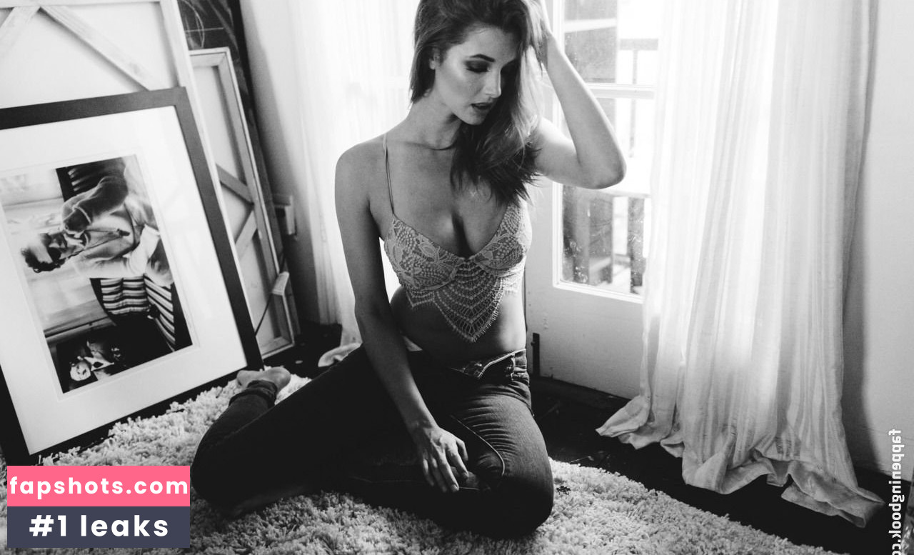Alyssa Arce gallery photo #527