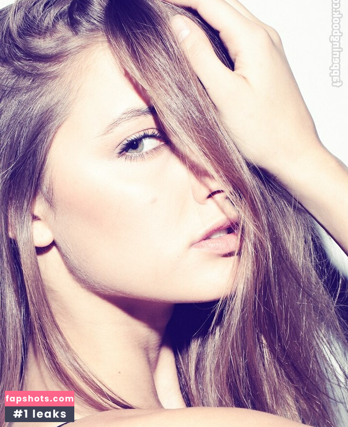 Alyssa Arce gallery photo #61