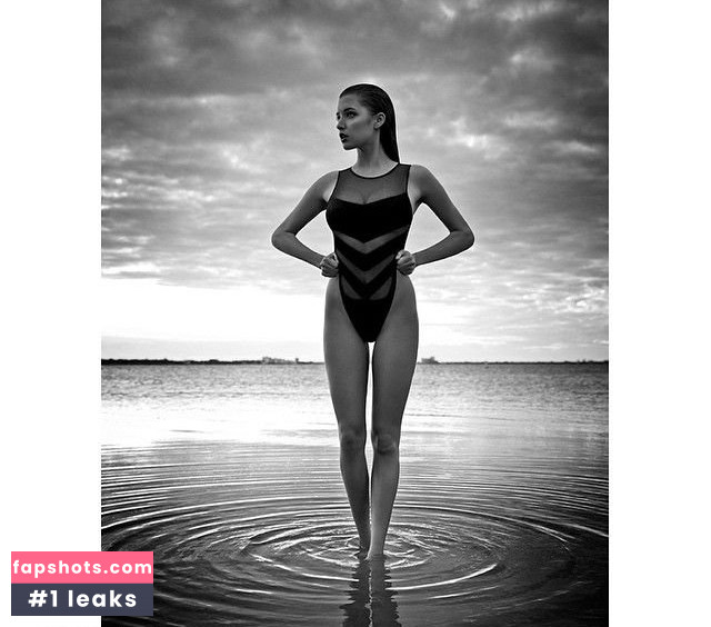 Alyssa Arce gallery photo #681