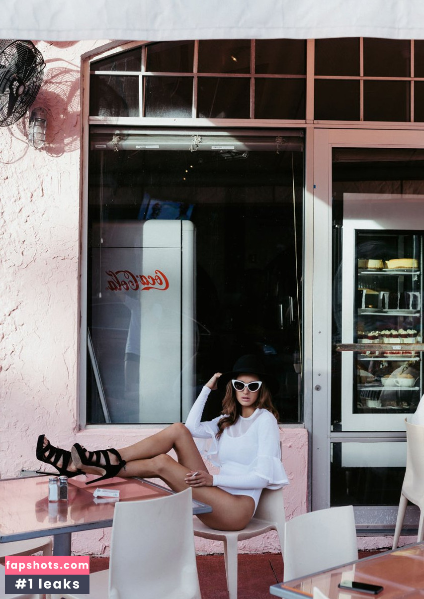 Alyssa Arce gallery photo #793