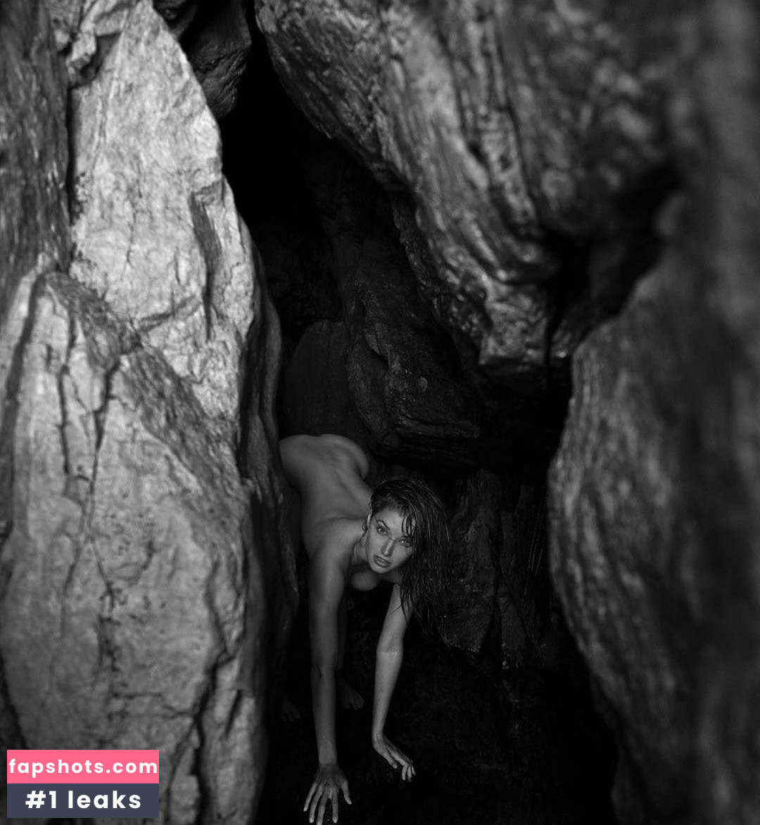 Alyssa Arce gallery photo #863