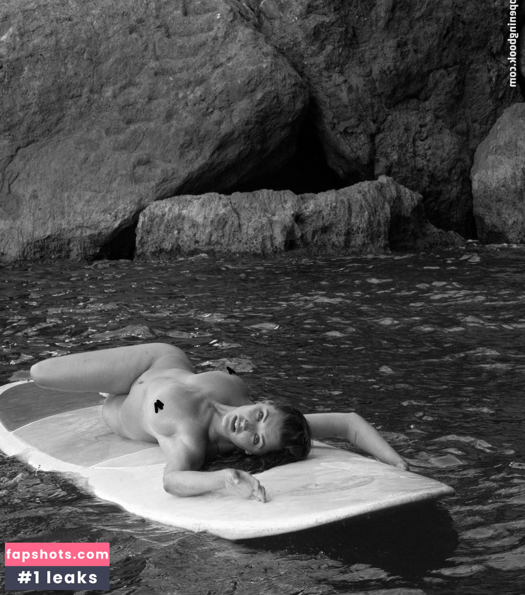 Alyssa Arce gallery photo #881