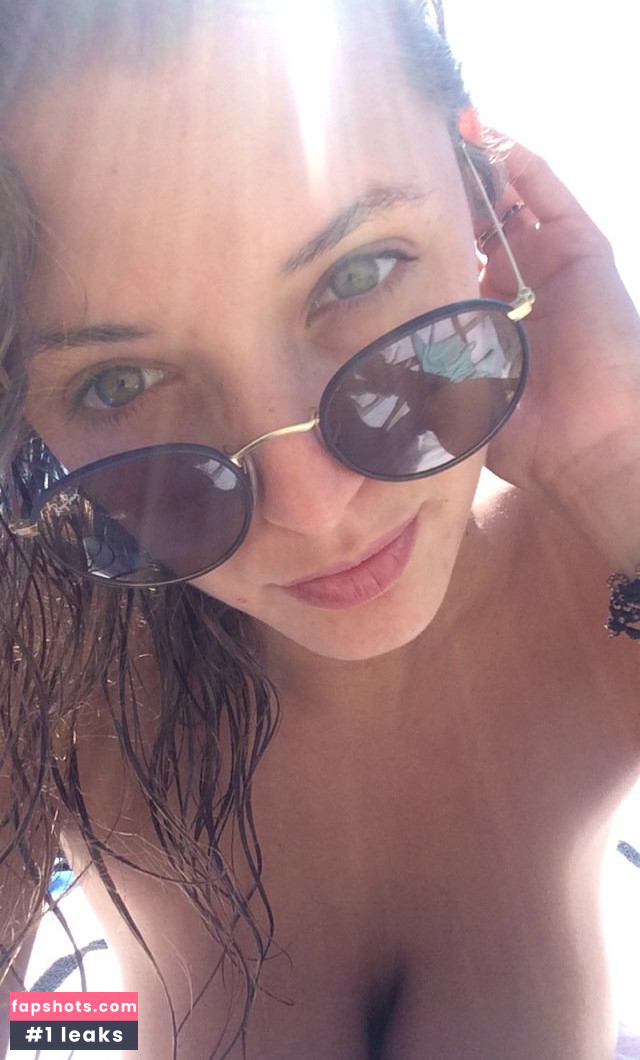 Alyssa Arce gallery photo #936