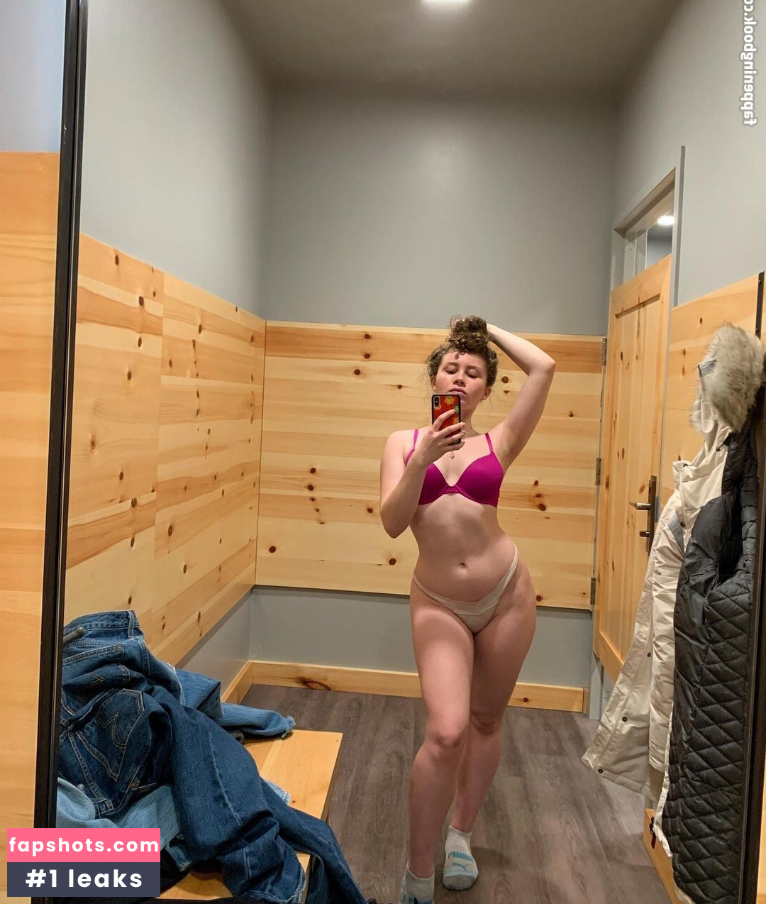 Alyssa Cleversey gallery photo #13