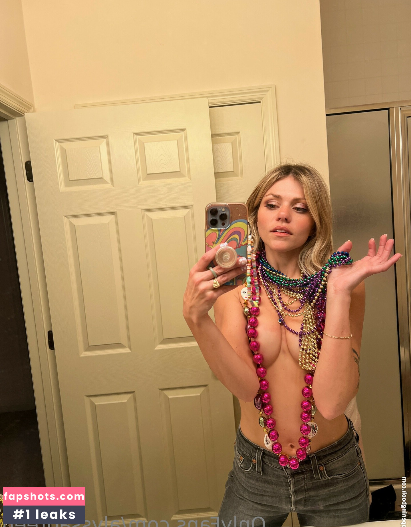 Alyssa Green gallery photo #107