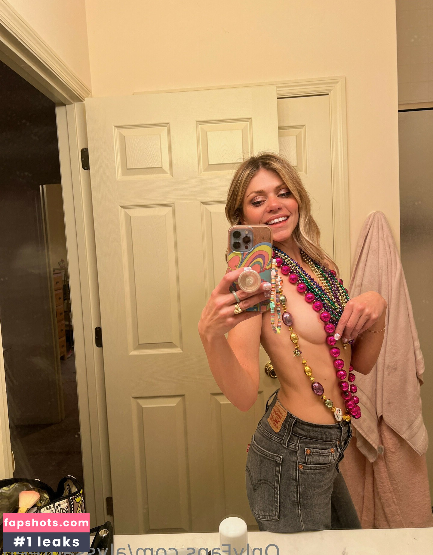 Alyssa Green gallery photo #108