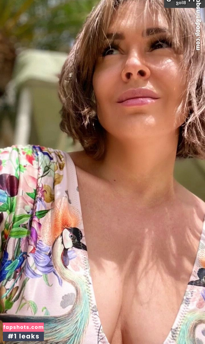 Alyssa Milano gallery photo #15