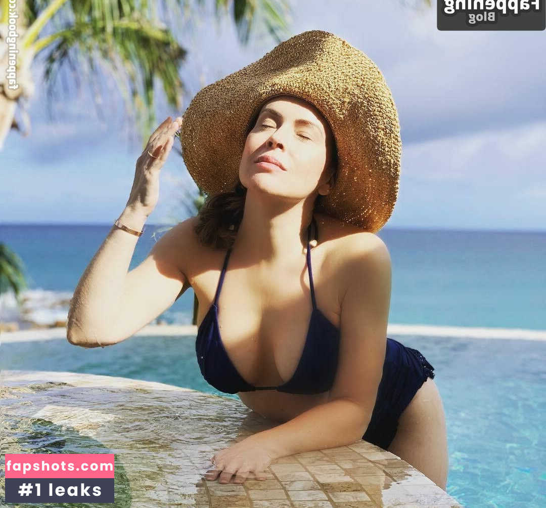 Alyssa Milano gallery photo #40