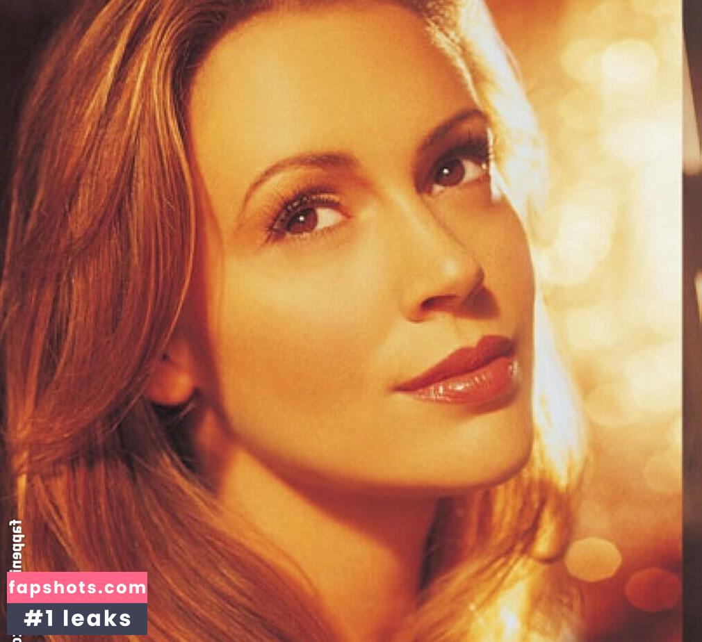 Alyssa Milano gallery photo #56