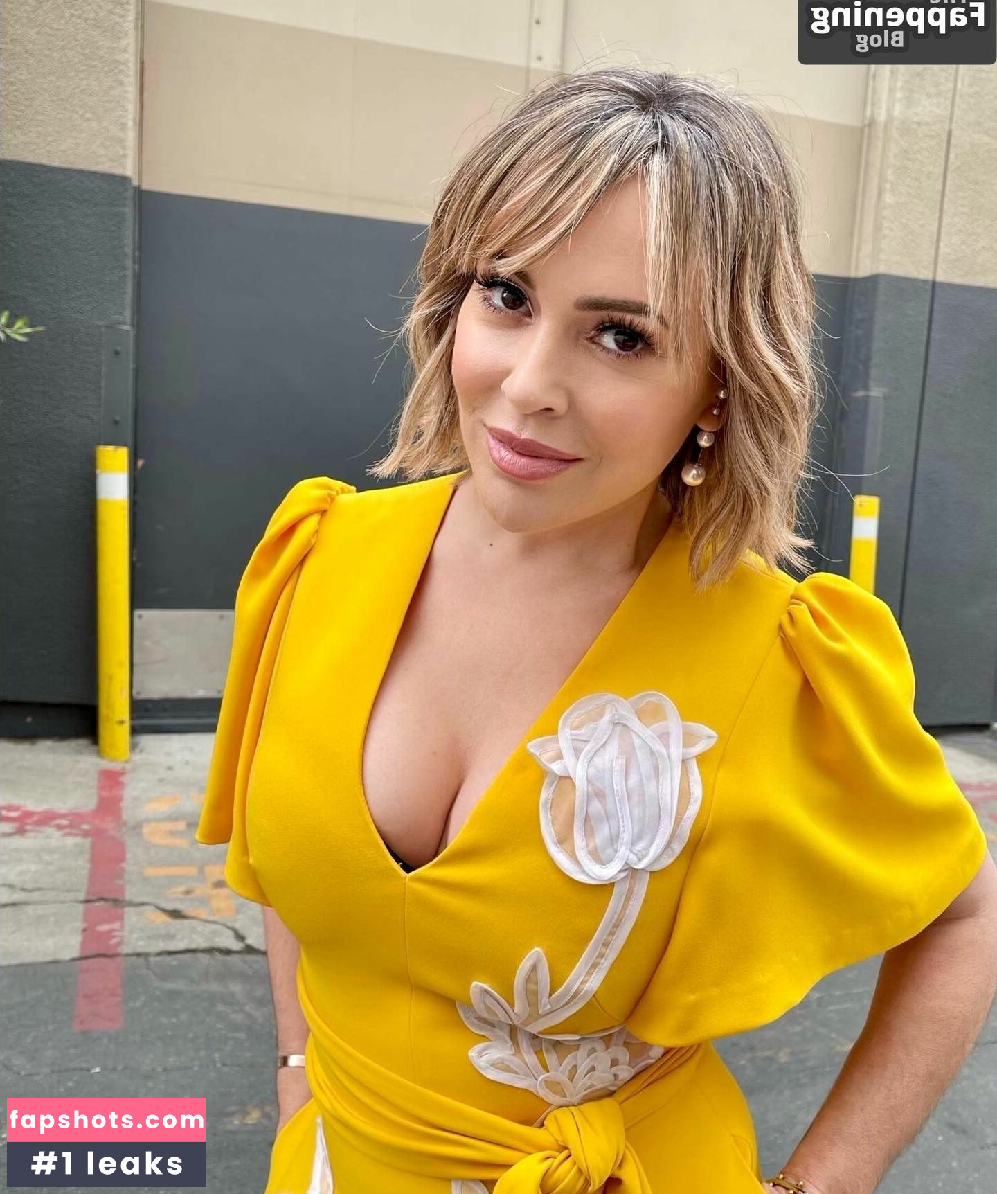 Alyssa Milano gallery photo #64