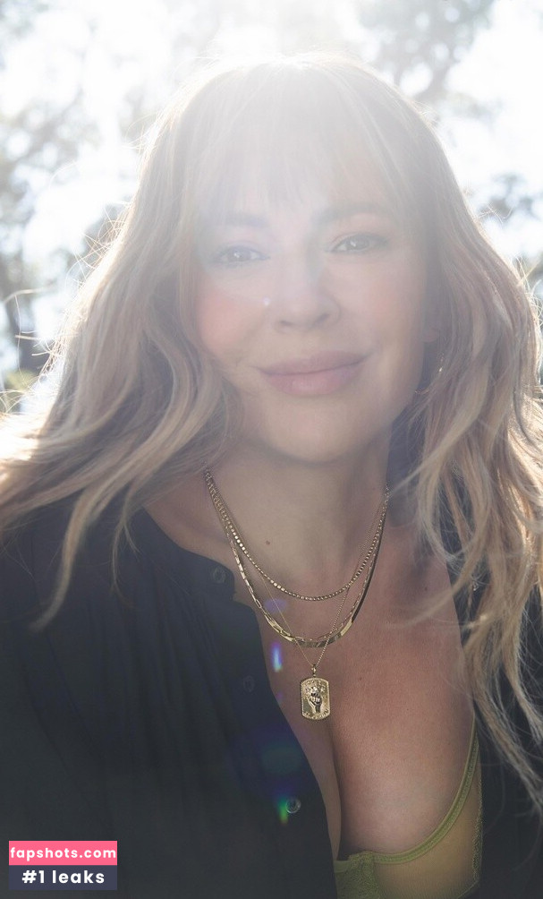 Alyssa Milano gallery photo #65