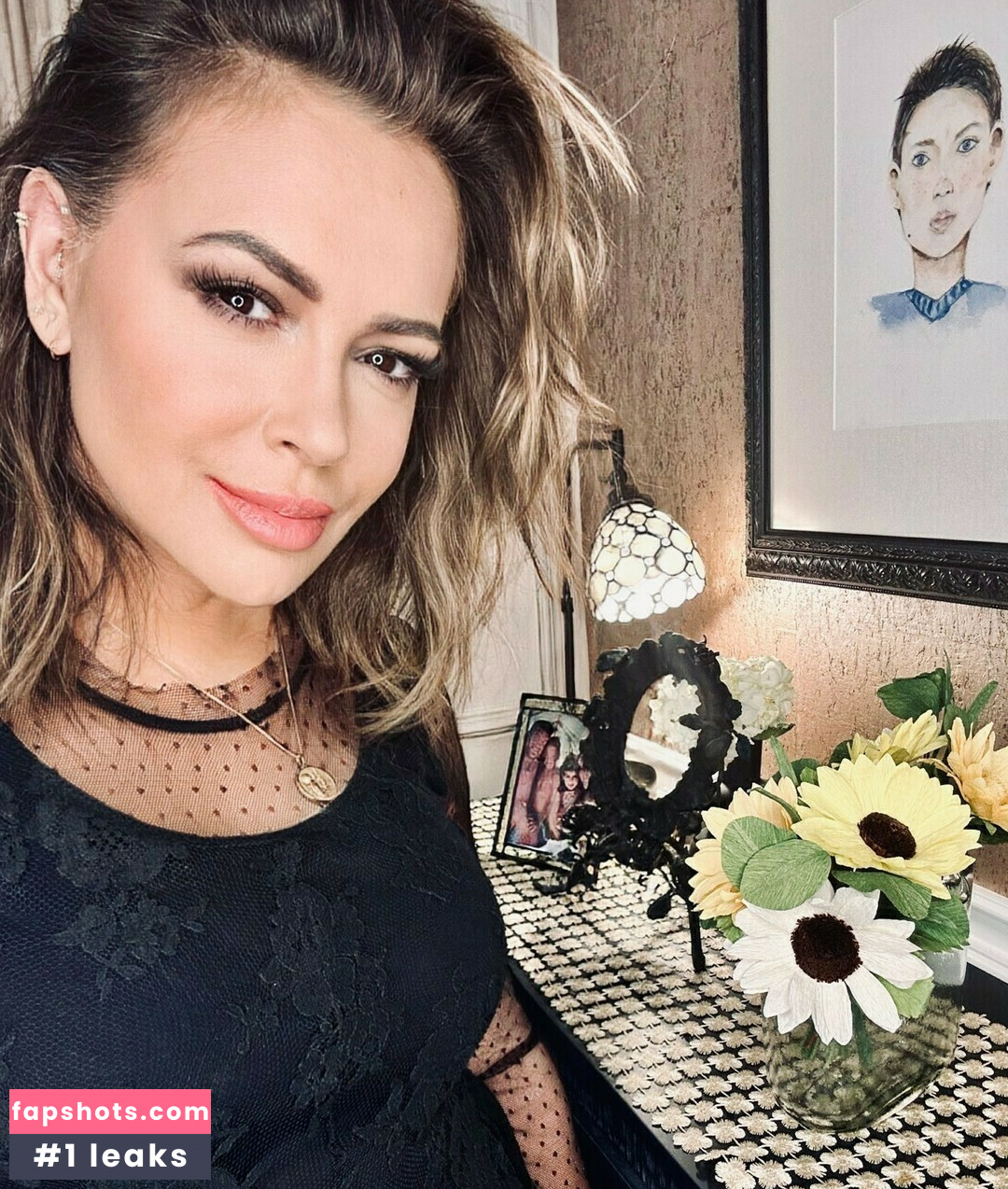 Alyssa Milano gallery photo #82