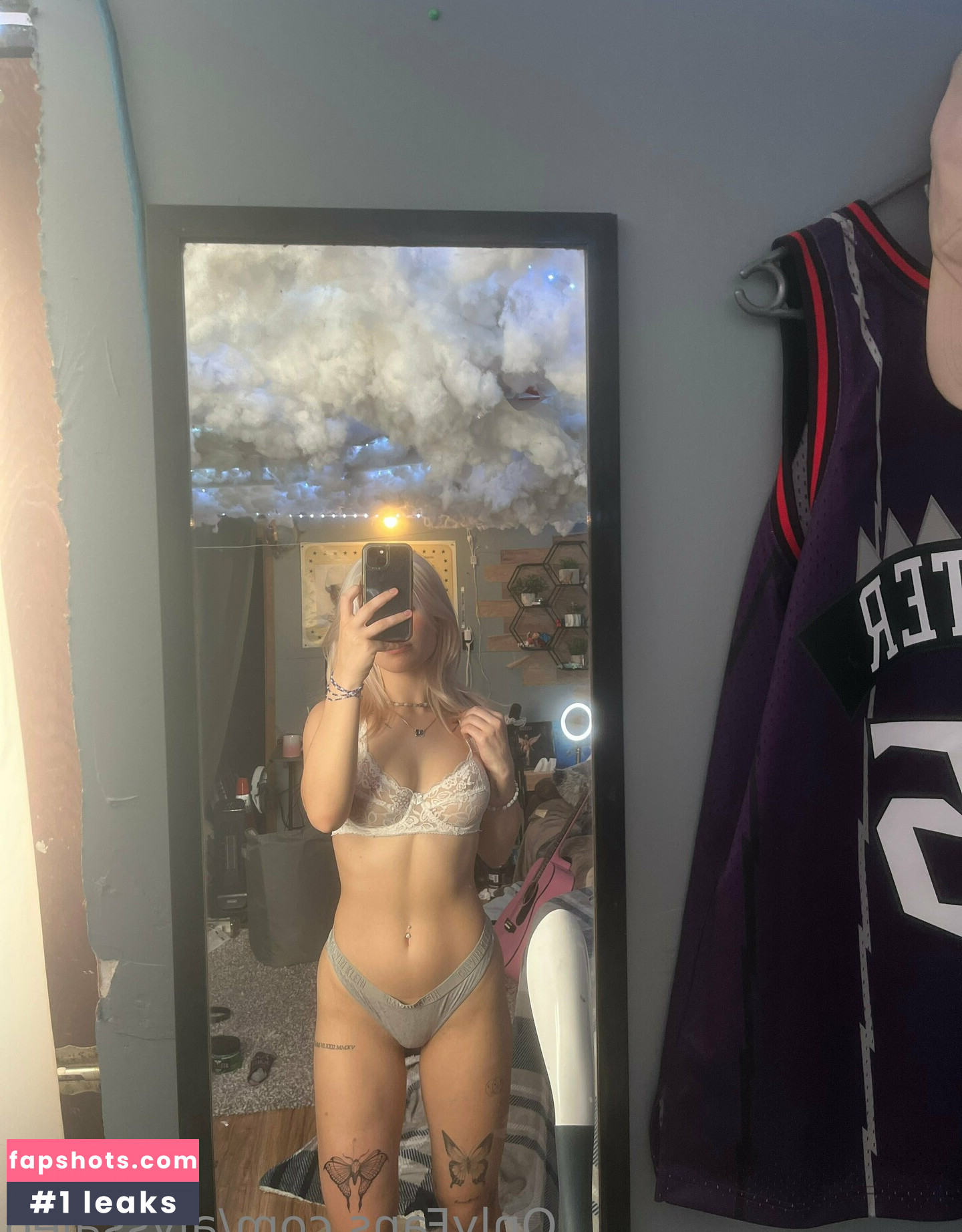 AlyssaLeo gallery photo #62