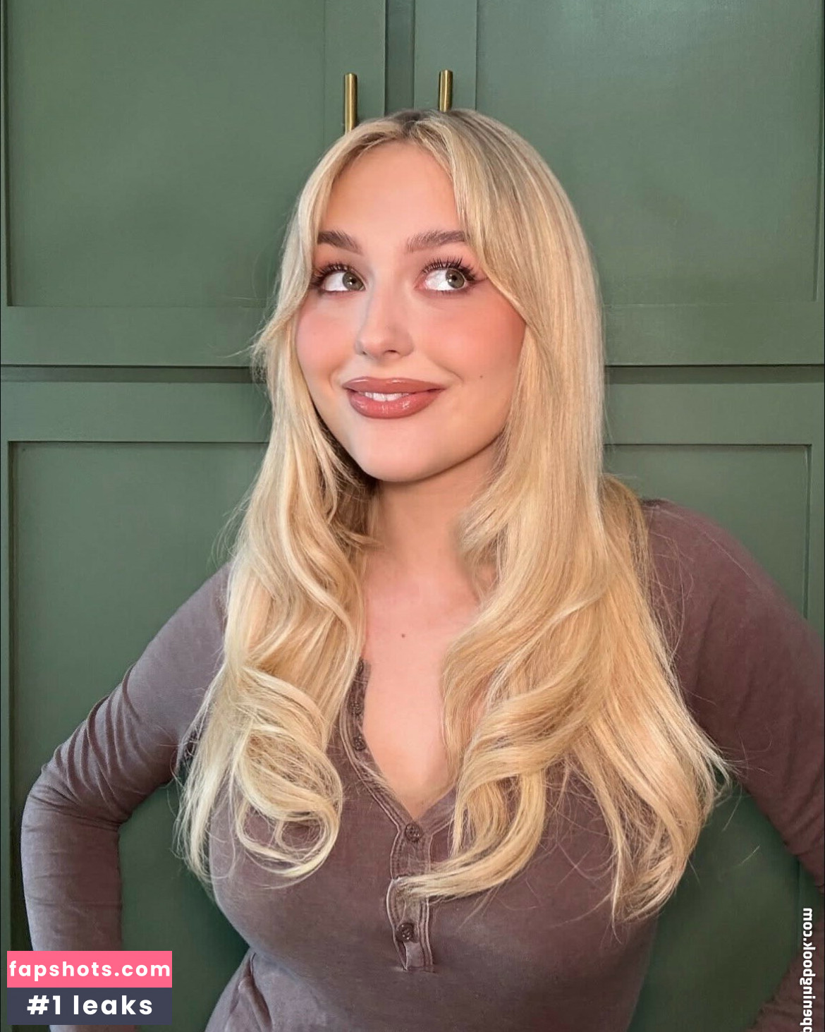 Alyvia Alyn Lind gallery photo #18