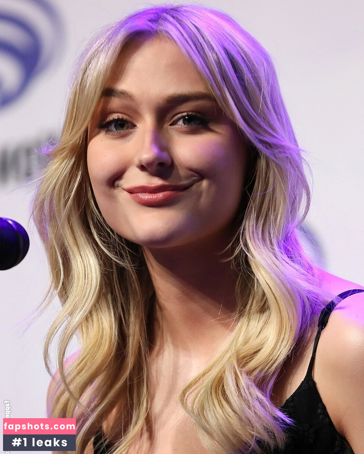 Alyvia Alyn Lind gallery photo #21