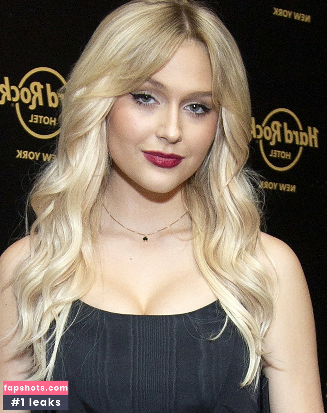 Alyvia Alyn Lind gallery photo #23