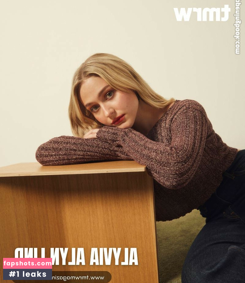 Alyvia Alyn Lind gallery photo #4