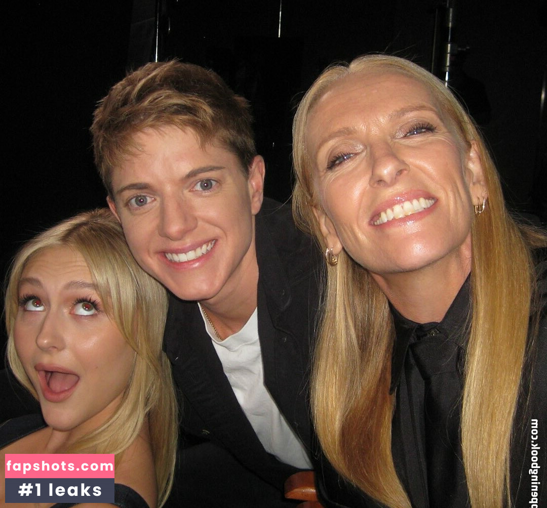 Alyvia Alyn Lind nude babe gallery