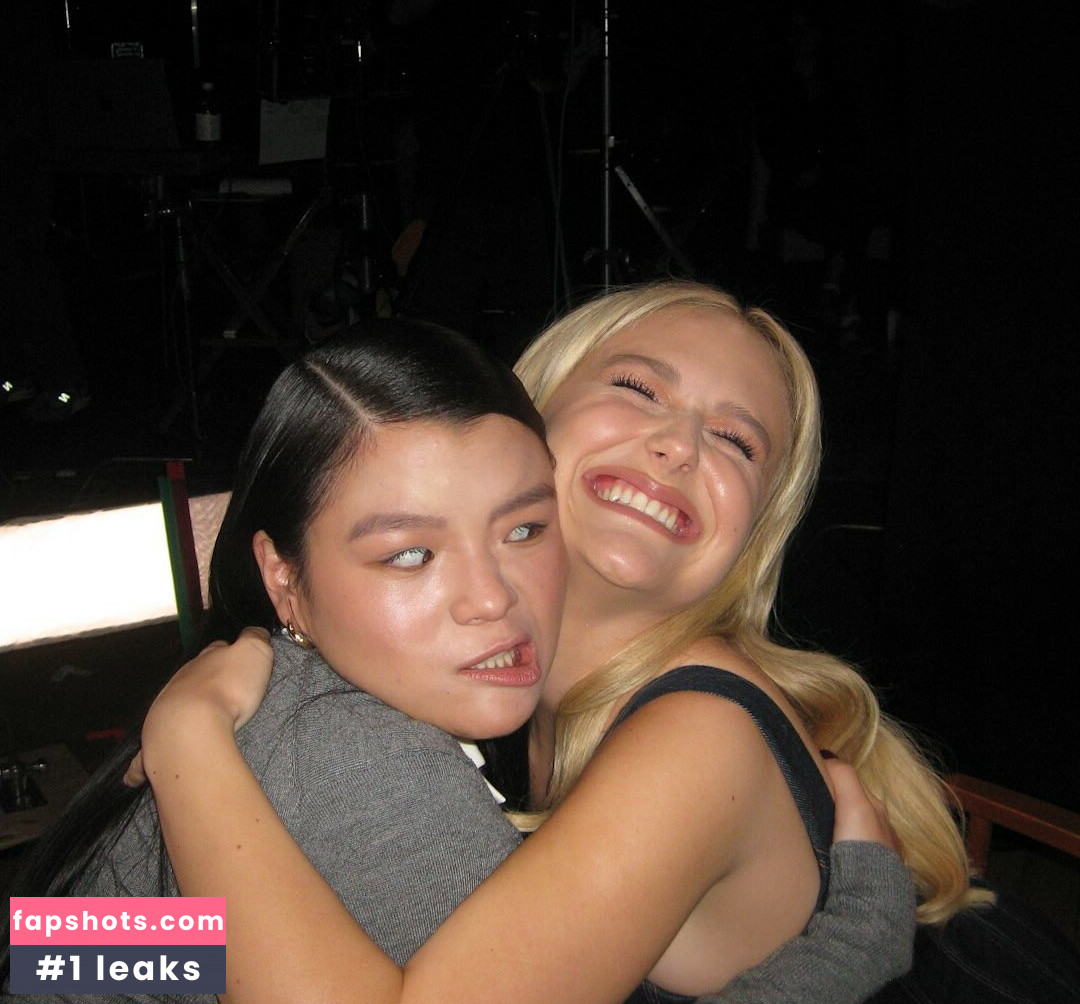 Alyvia Alyn Lind gallery photo #9