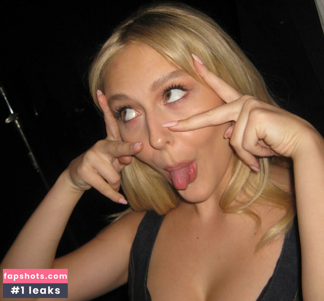 Alyvia Alyn Lind gallery photo #10