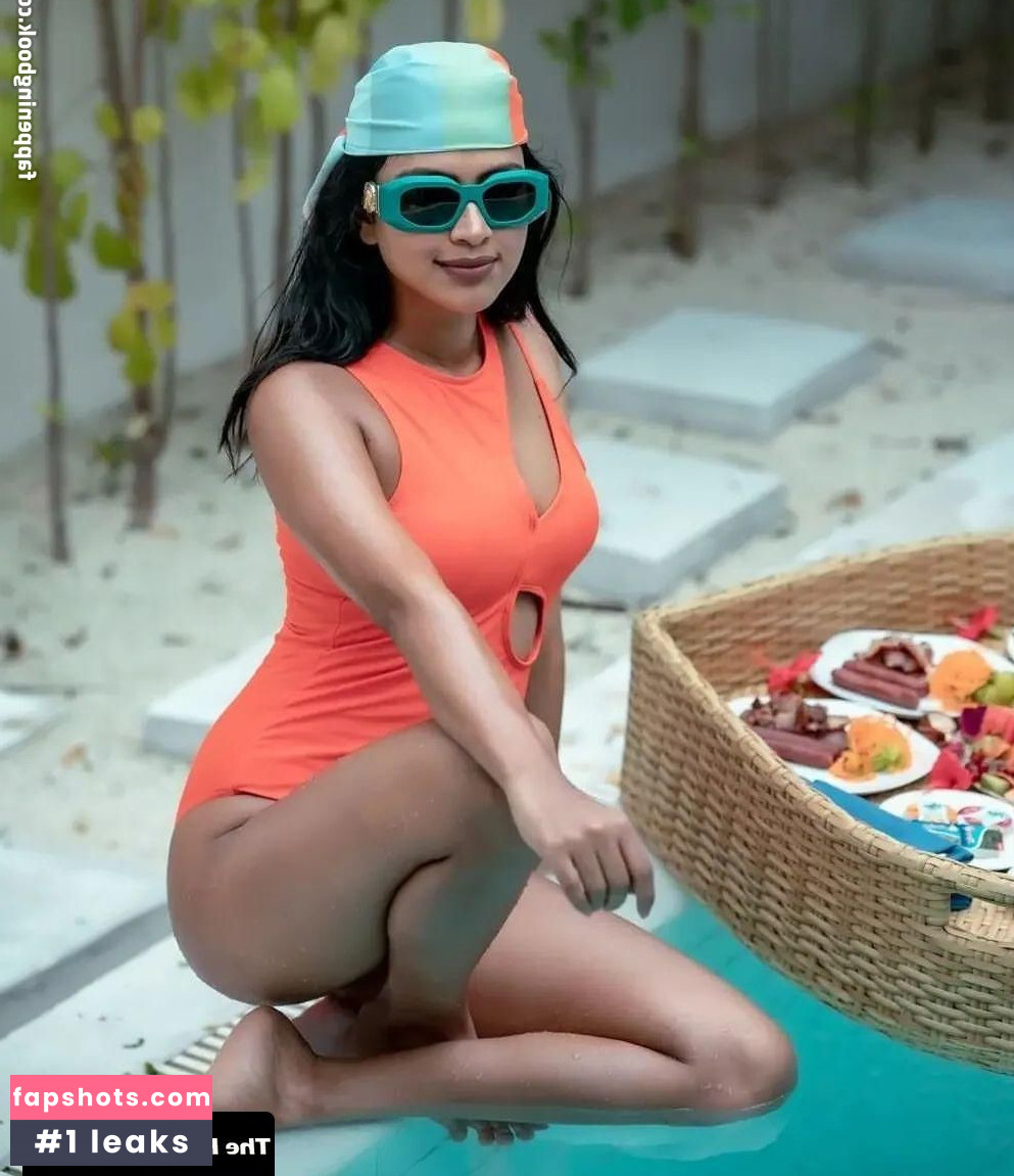 Amala Paul nude babe gallery