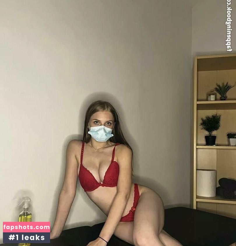 Amalia Smith gallery photo #2