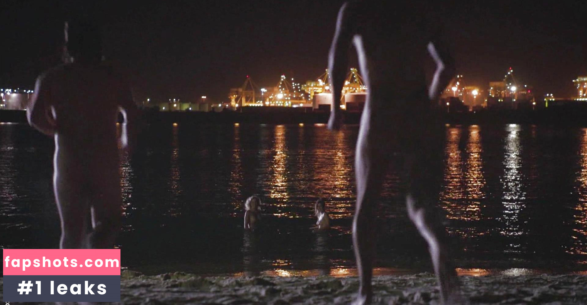 Amanda Bathgate nude babe gallery