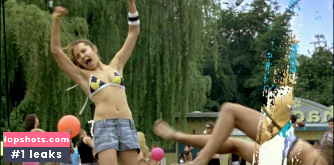 Amanda Bynes gallery photo #16
