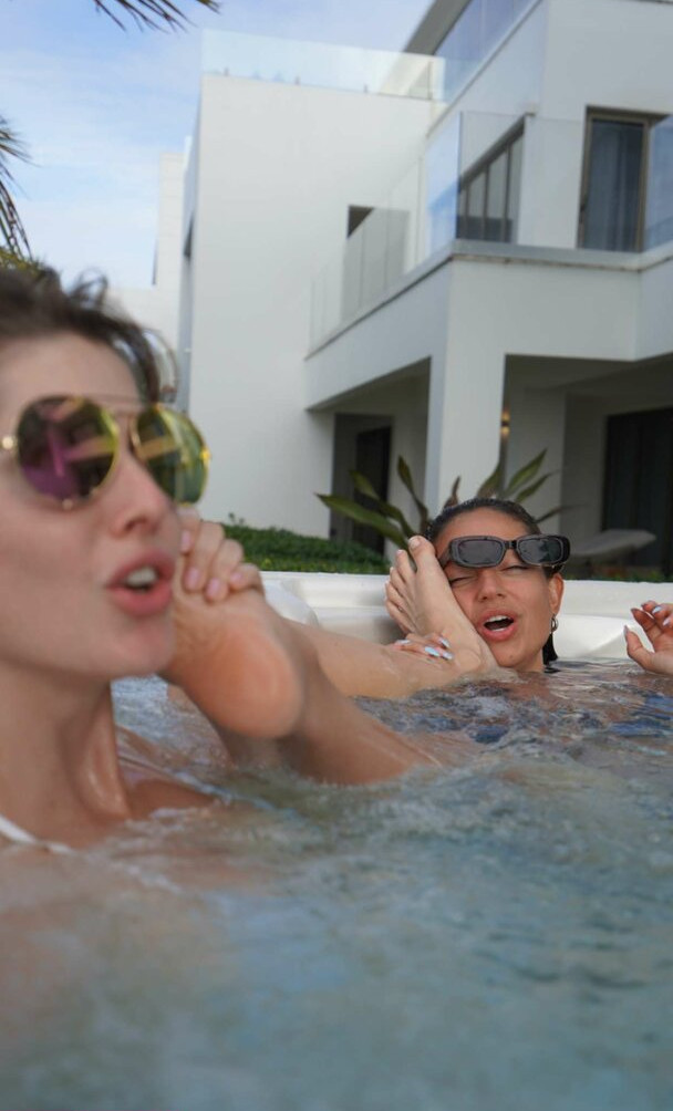 amanda-cerny gallery photo #1096