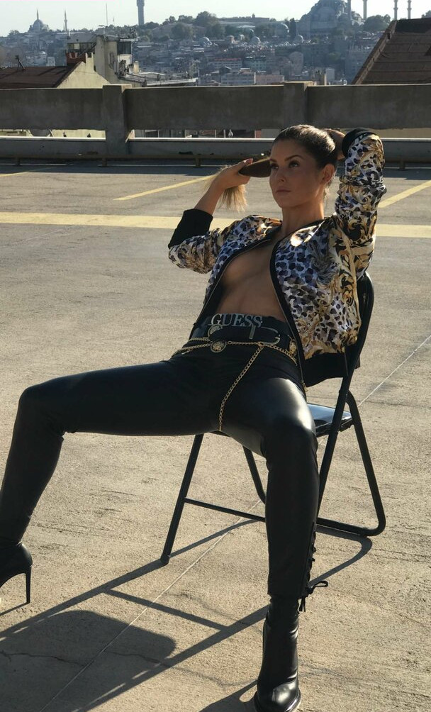 amanda-cerny gallery photo #1257