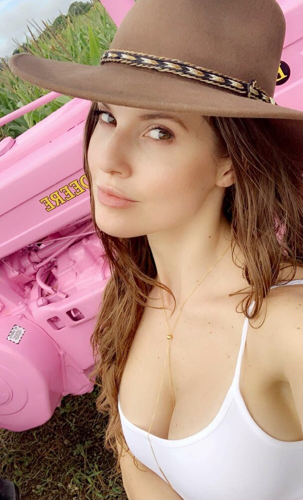 amanda-cerny gallery photo #1346