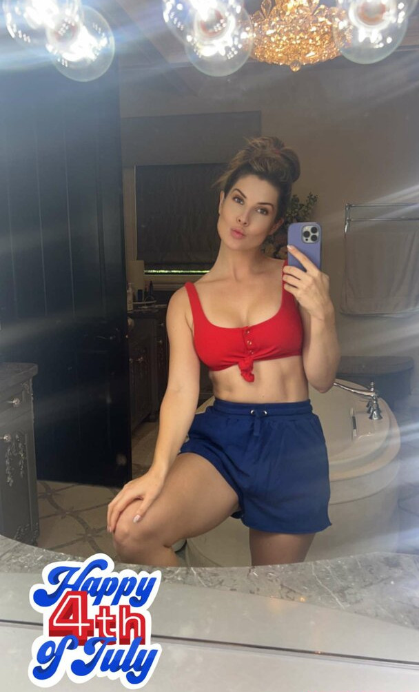 amanda-cerny gallery photo #1573