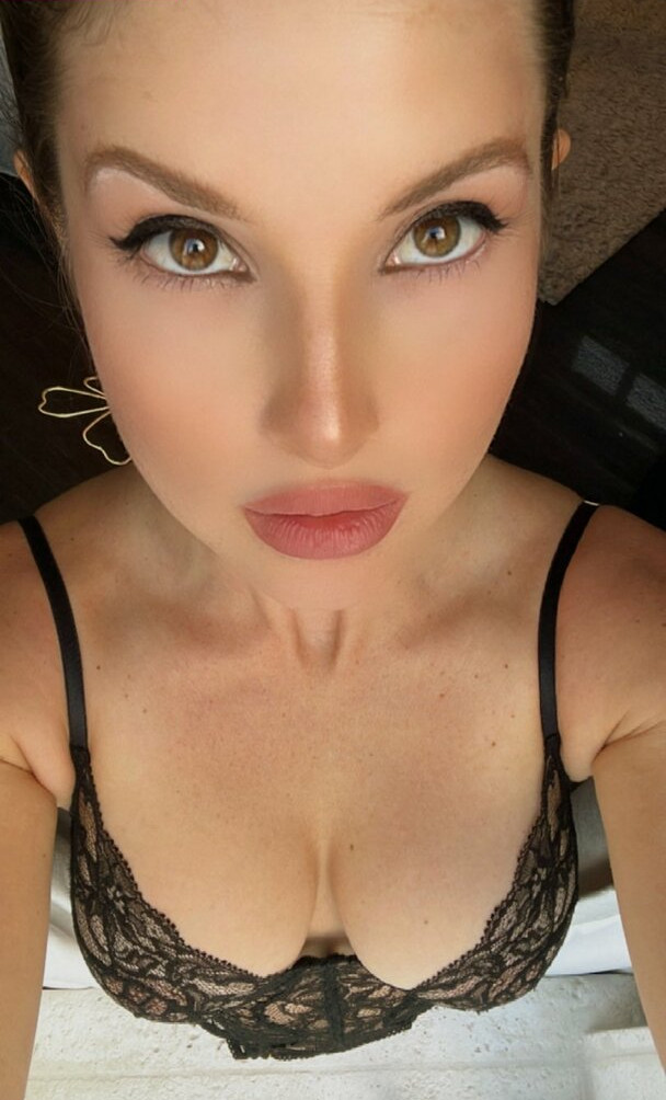 amanda-cerny gallery photo #2130