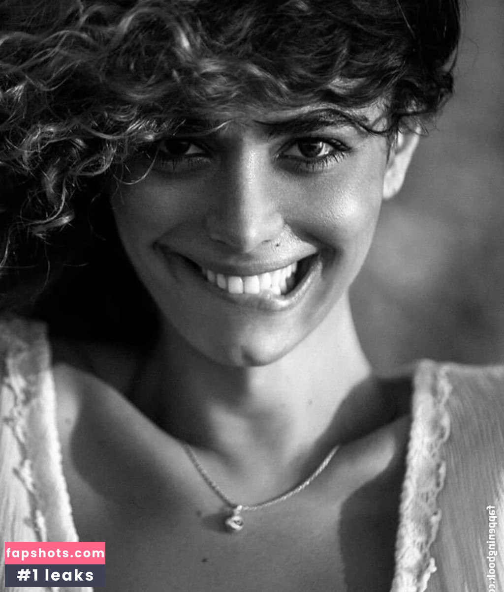 Amanda Chrishell gallery photo #20