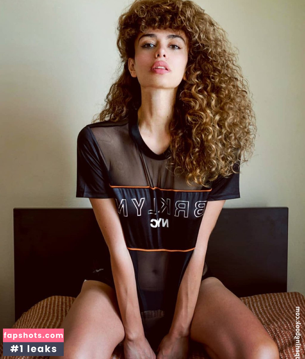 Amanda Chrishell gallery photo #23