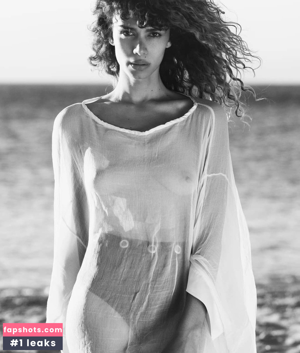 Amanda Chrishell gallery photo #27