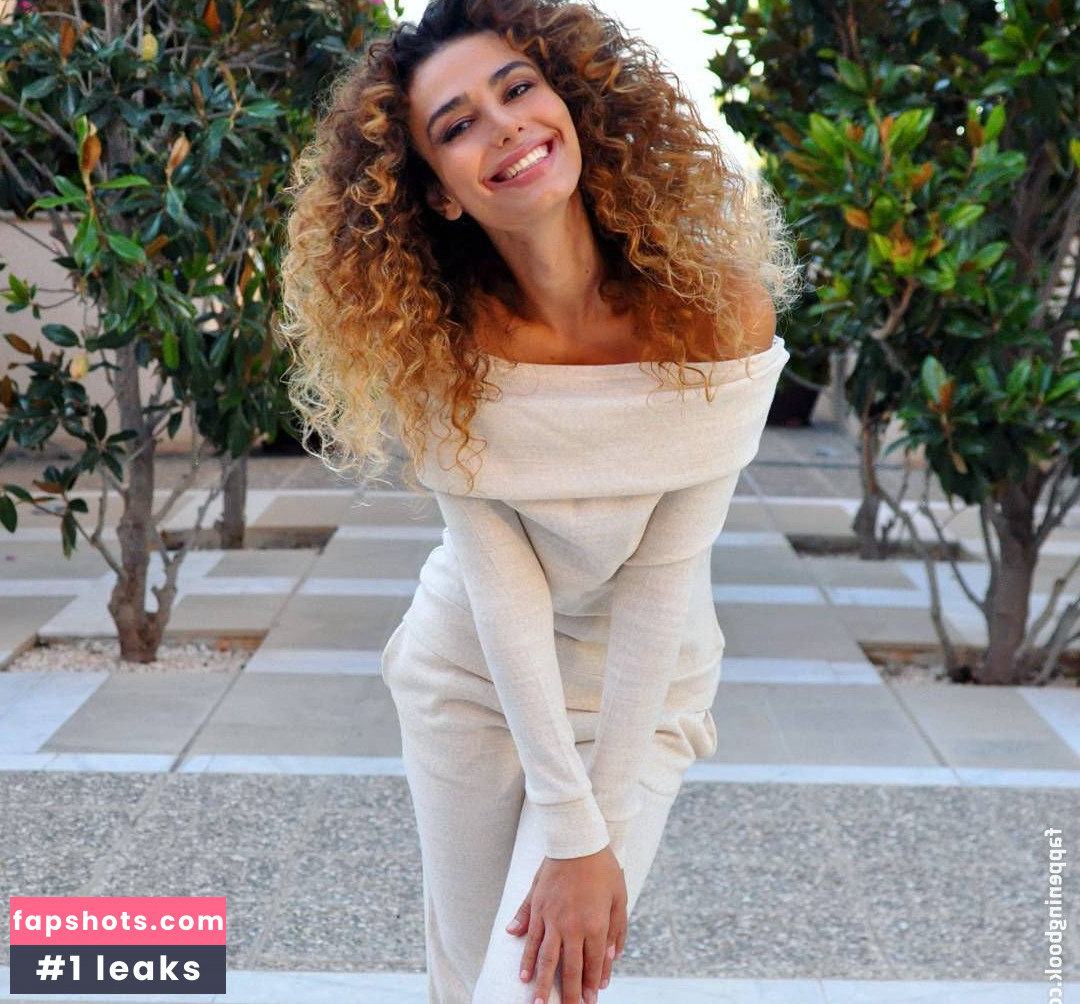 Amanda Chrishell gallery photo #29