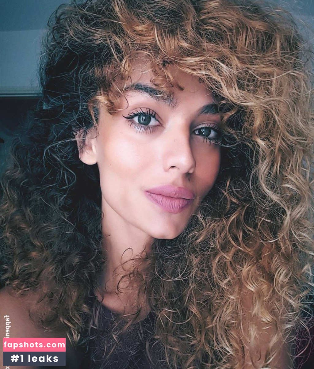 Amanda Chrishell gallery photo #36