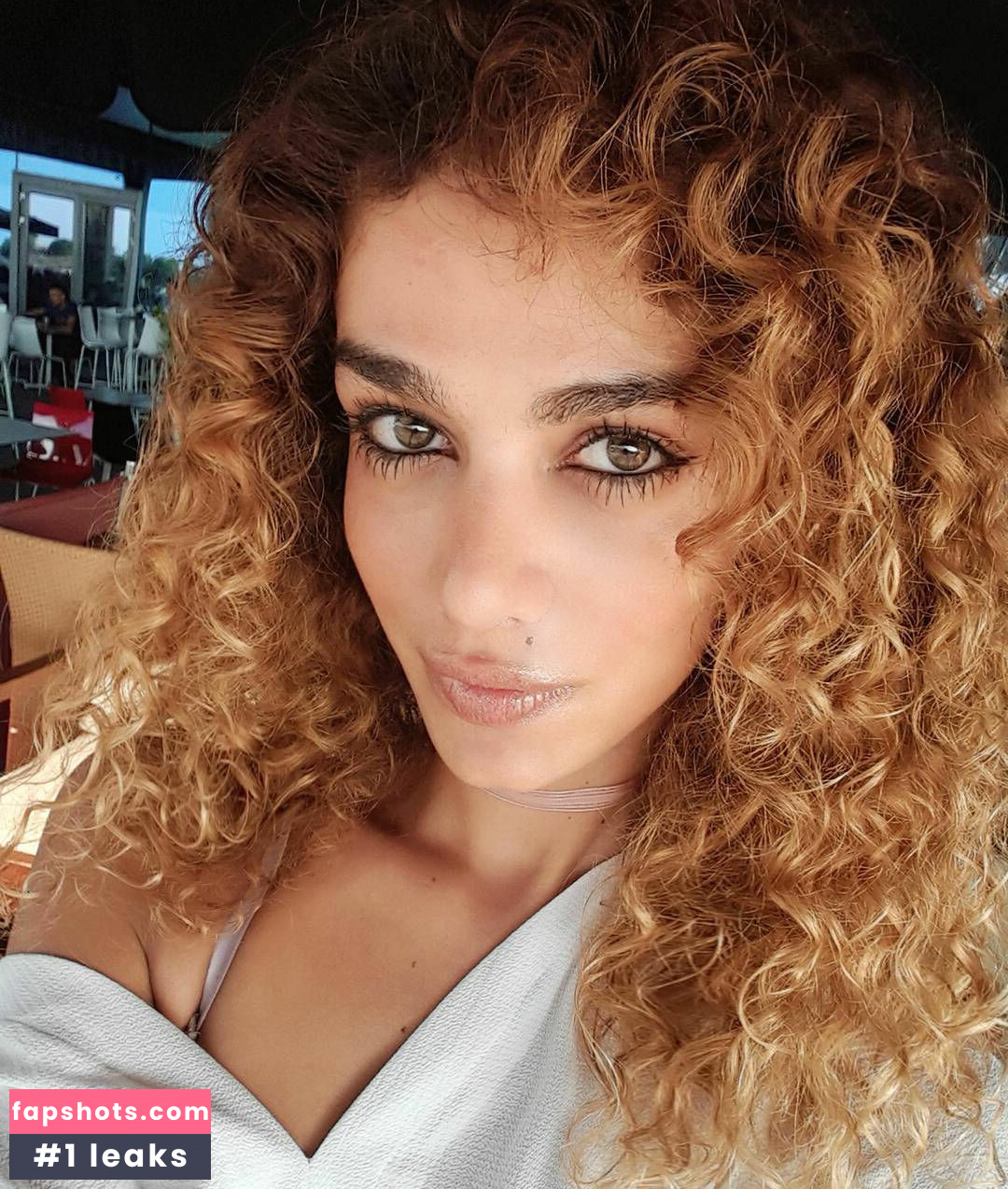 Amanda Chrishell gallery photo #8