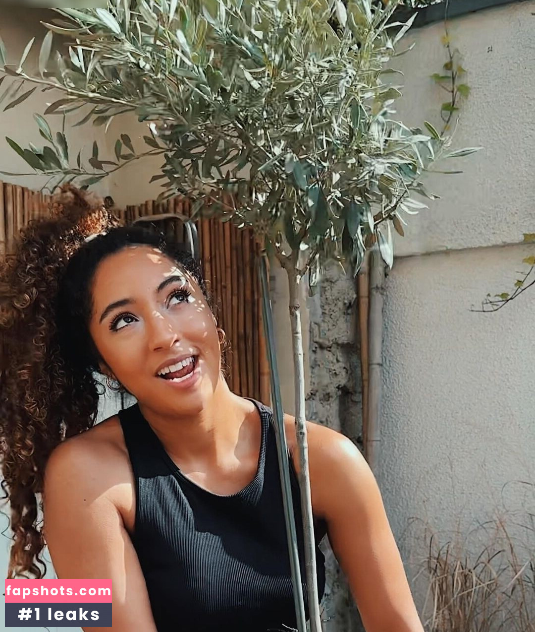 Amanda Ciss gallery photo #23