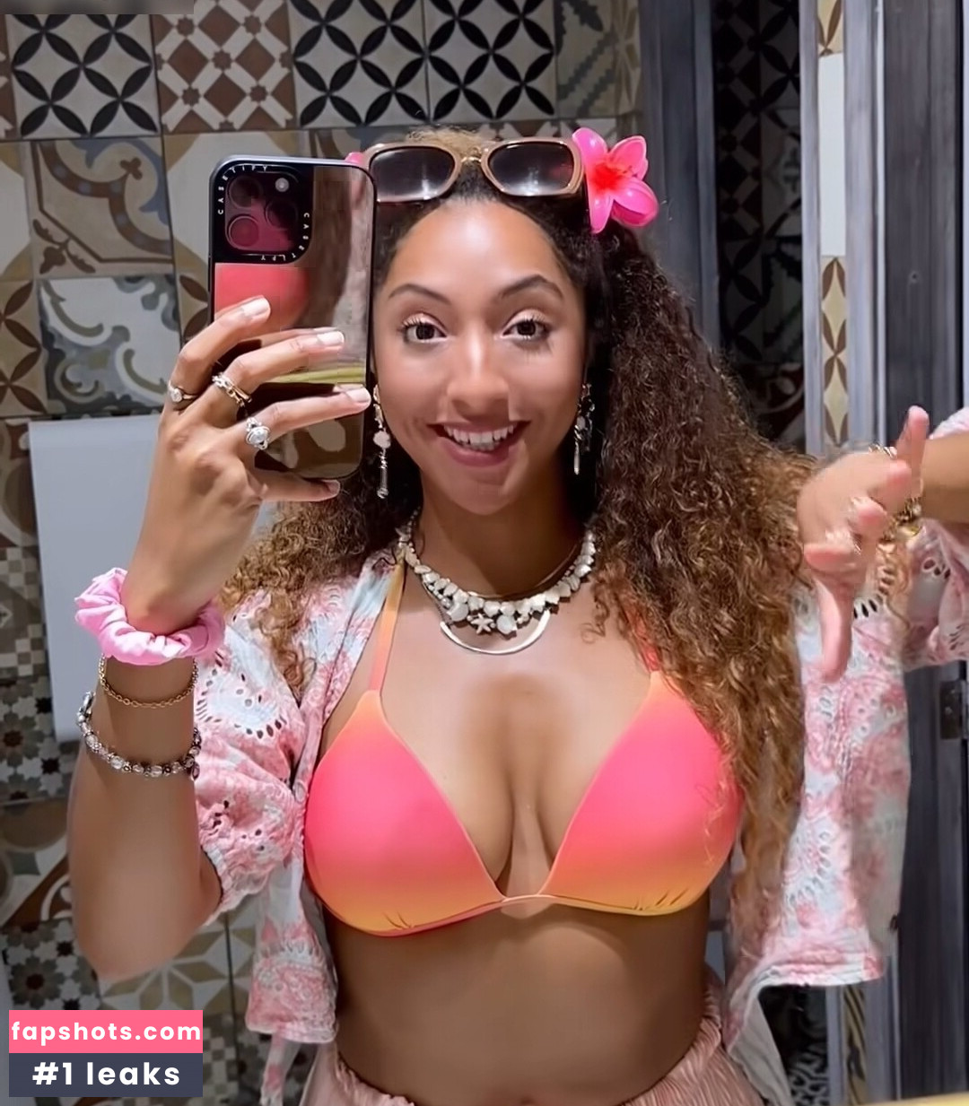 Amanda Ciss gallery photo #4