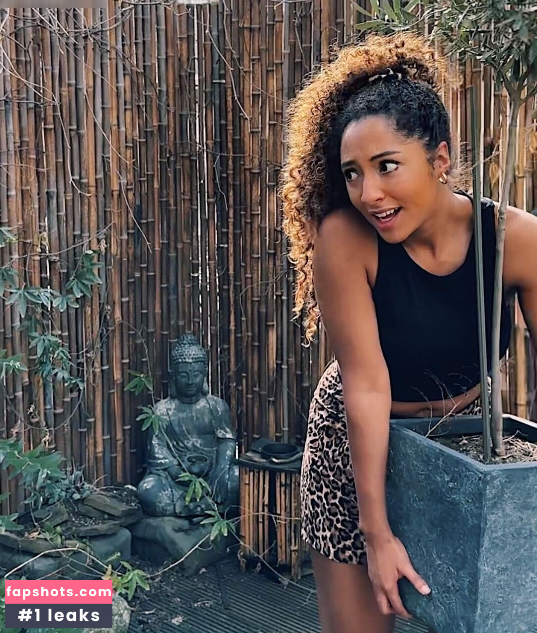 Amanda Ciss gallery photo #35