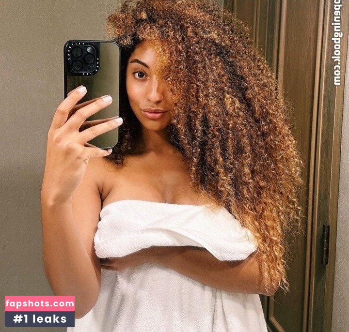 Amanda Ciss gallery photo #43