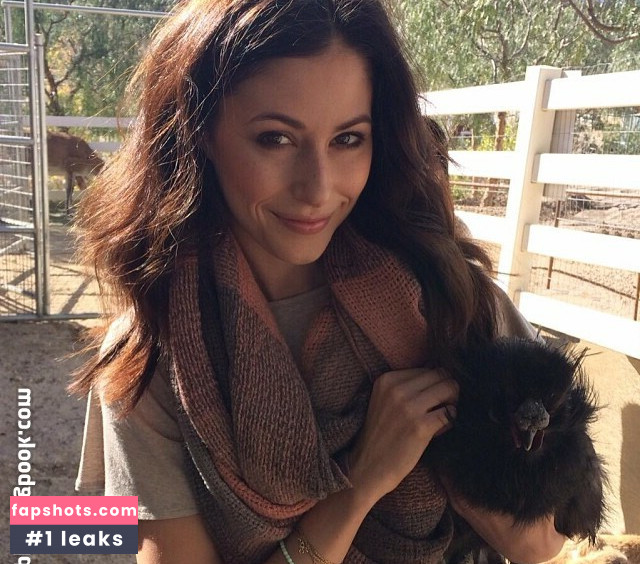 Amanda Crew Nude Leaks OnlyFans Photos #16 - LeakJerk