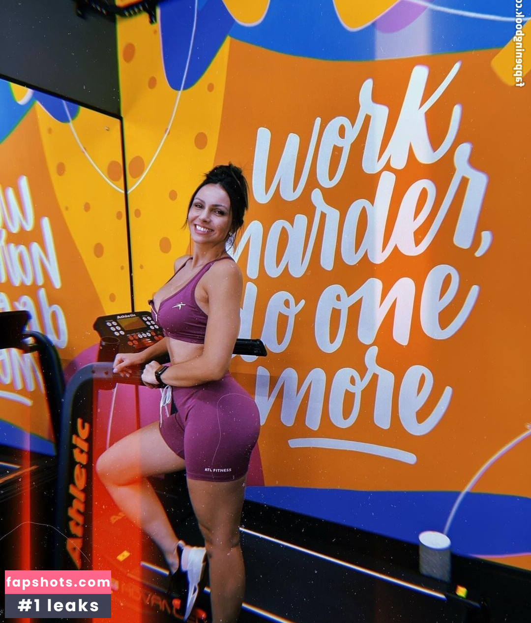 Amanda Curvelo gallery photo #24