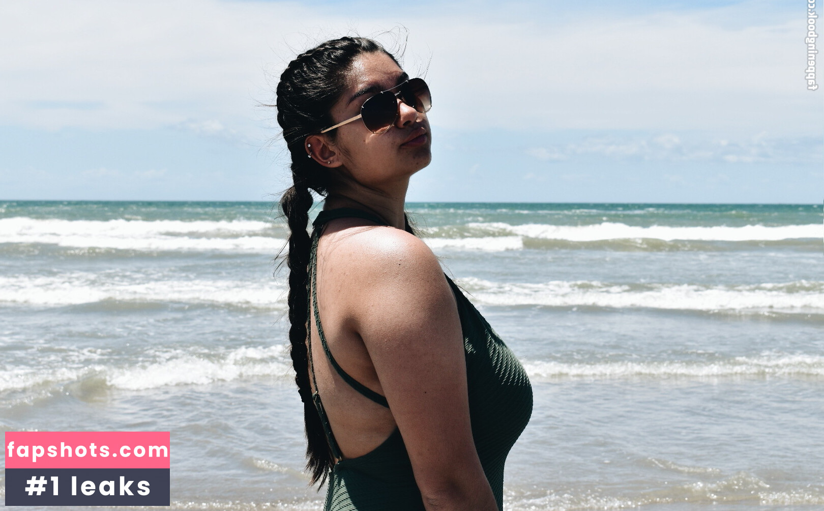 Amanda F gallery photo #13