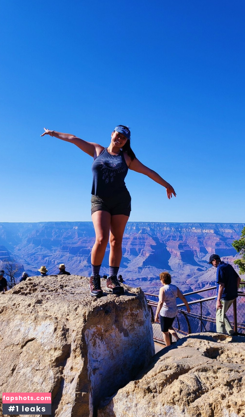 Amanda F gallery photo #22