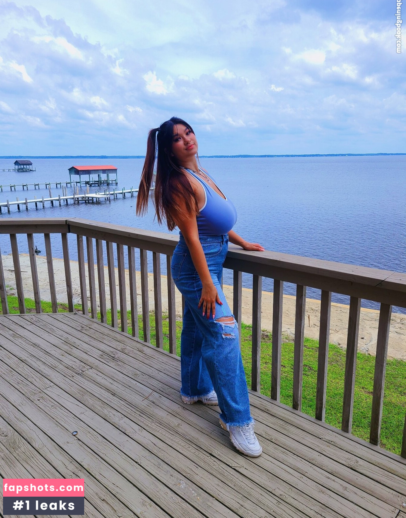 Amanda F gallery photo #10